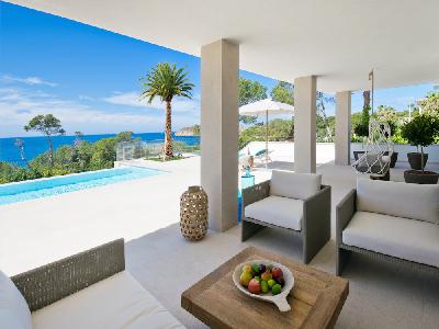 Modern luxury villa with sea views in Santa Ponsa